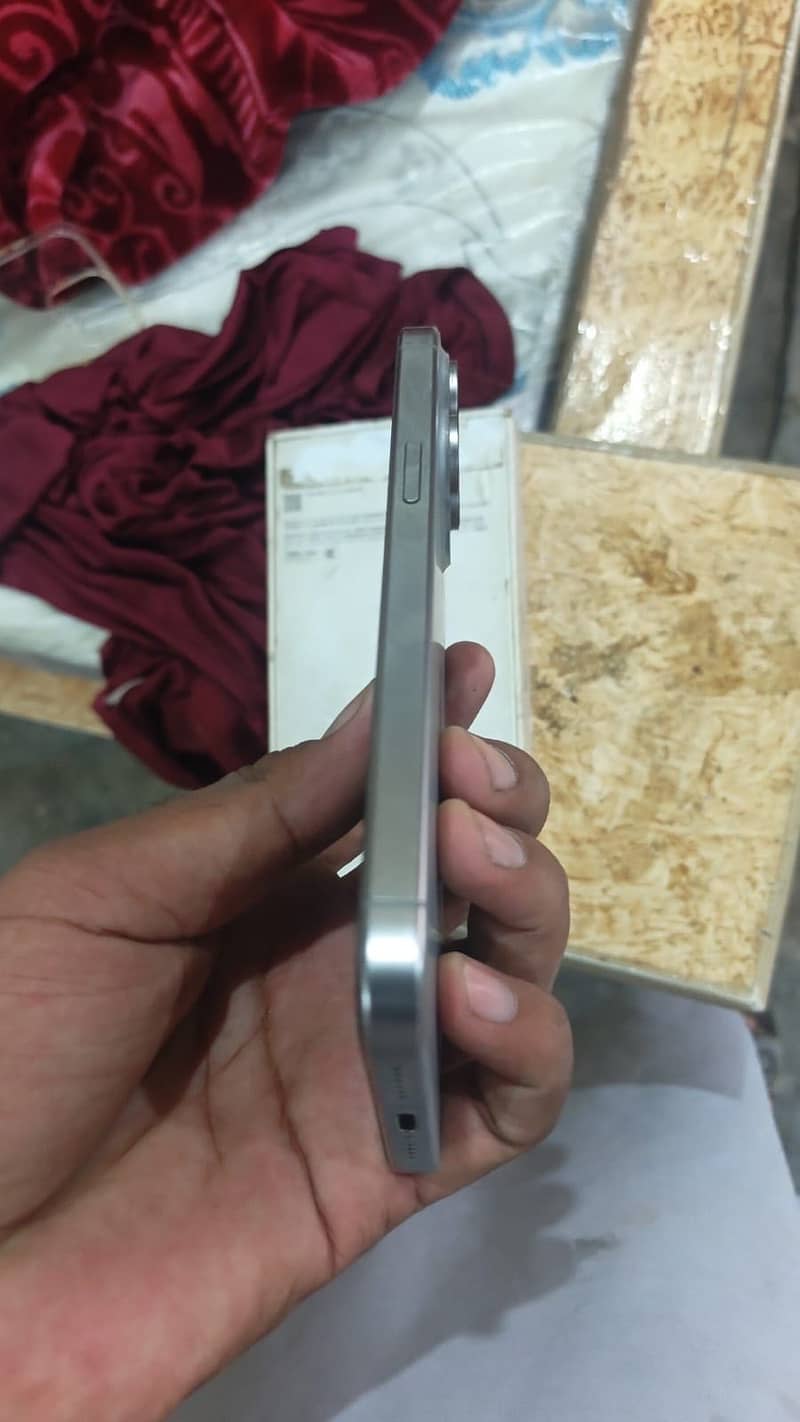 Apple iPhone 15 Pro Max 1