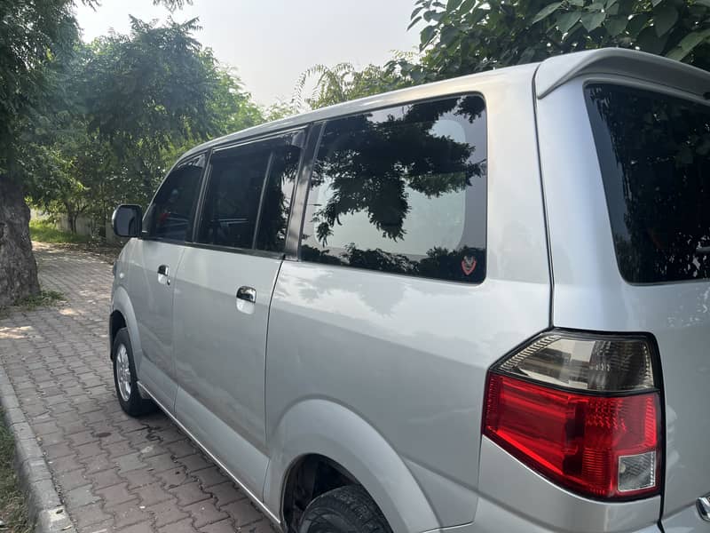 Suzuki APV 2012 3