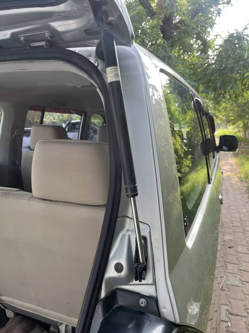 Suzuki APV 2012 8