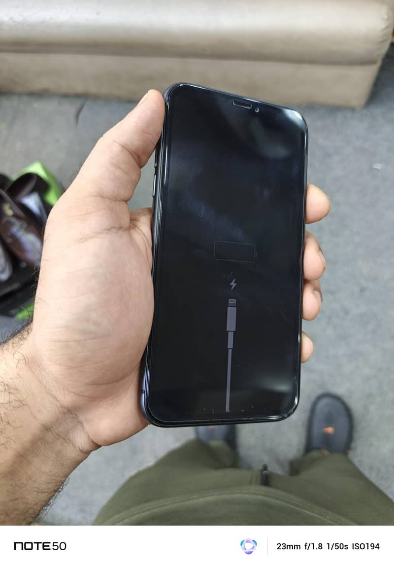 Apple iPhone 11 0