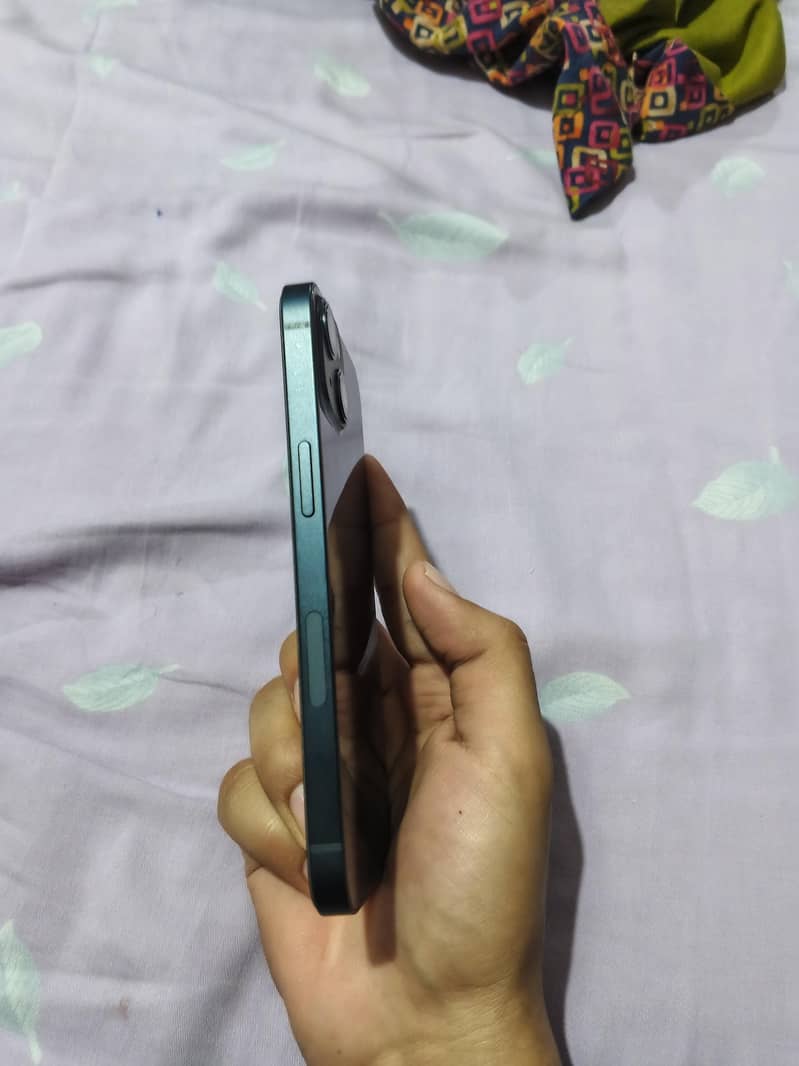 Apple iPhone 13 1