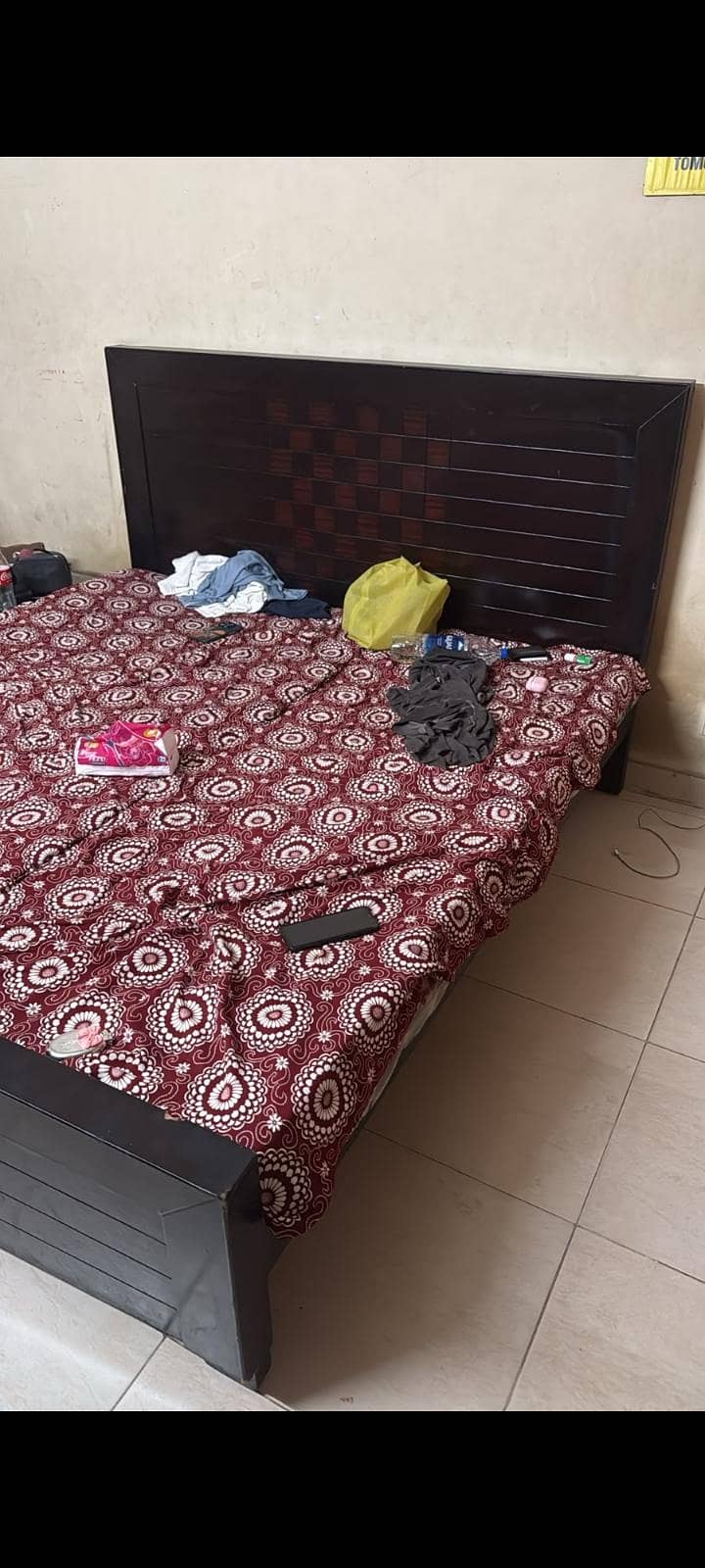 king size double bed 0