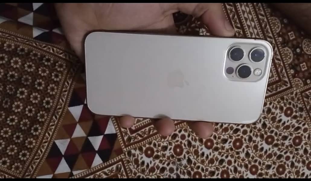 Apple iPhone 12 Pro 3