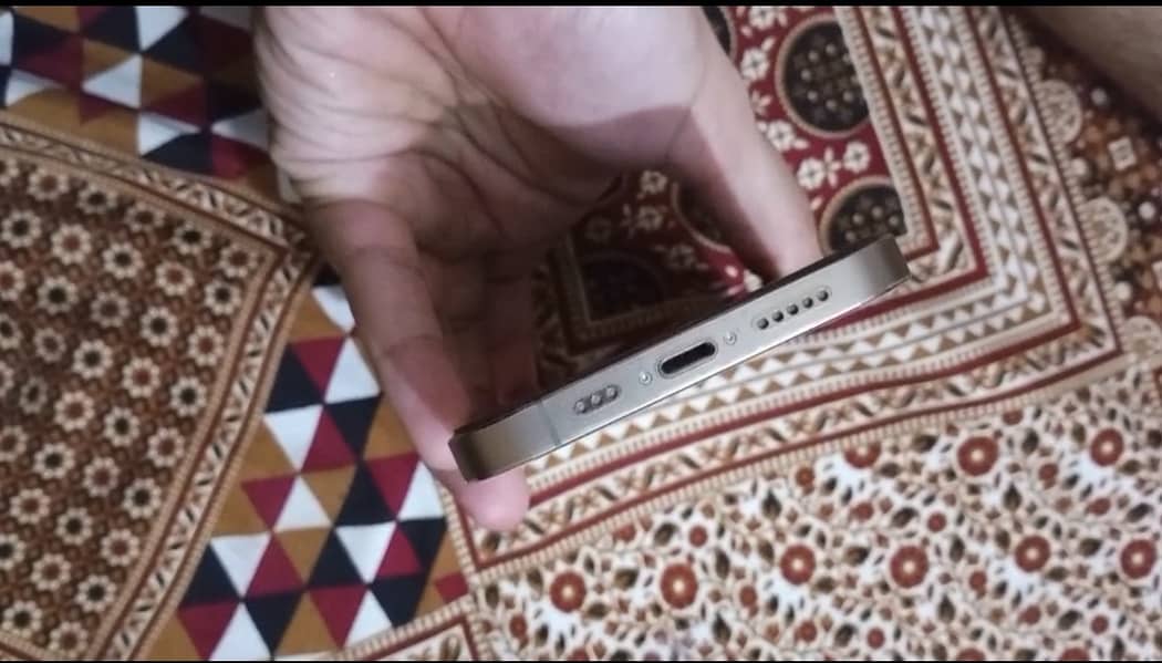 Apple iPhone 12 Pro 4