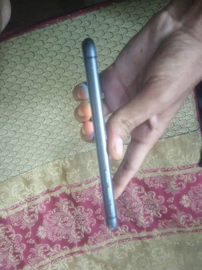 Apple iPhone 11 .  .  .  64GB