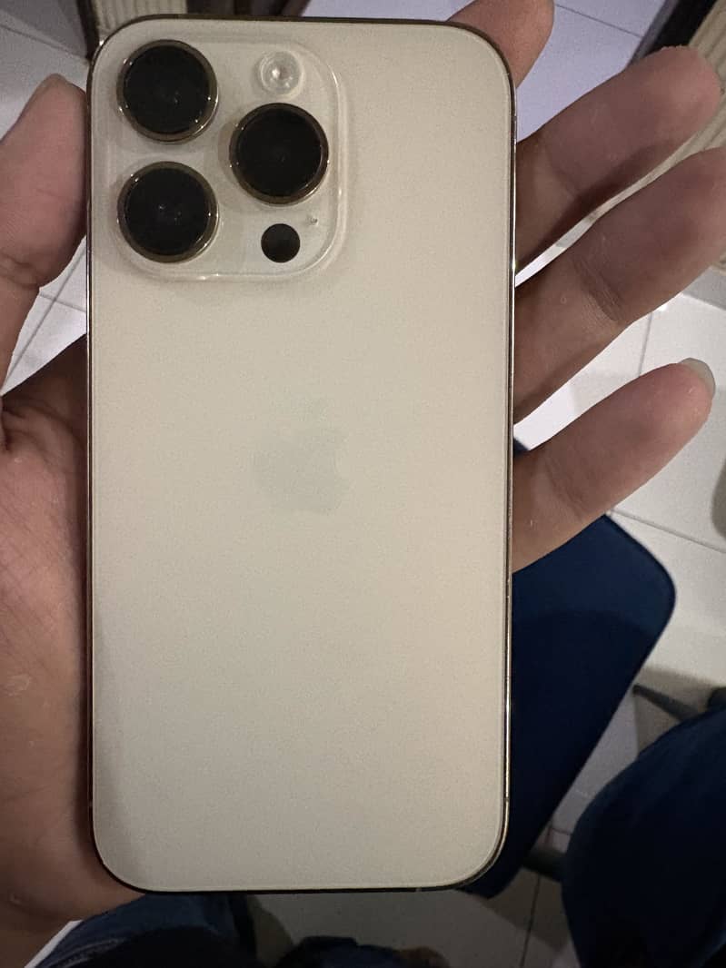 Apple iPhone 14 Pro 4