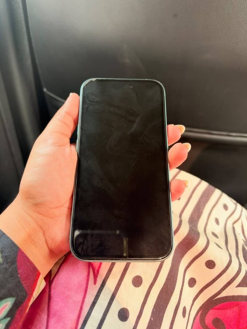 Apple iPhone 16 3