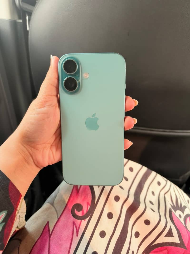 Apple iPhone 16 6