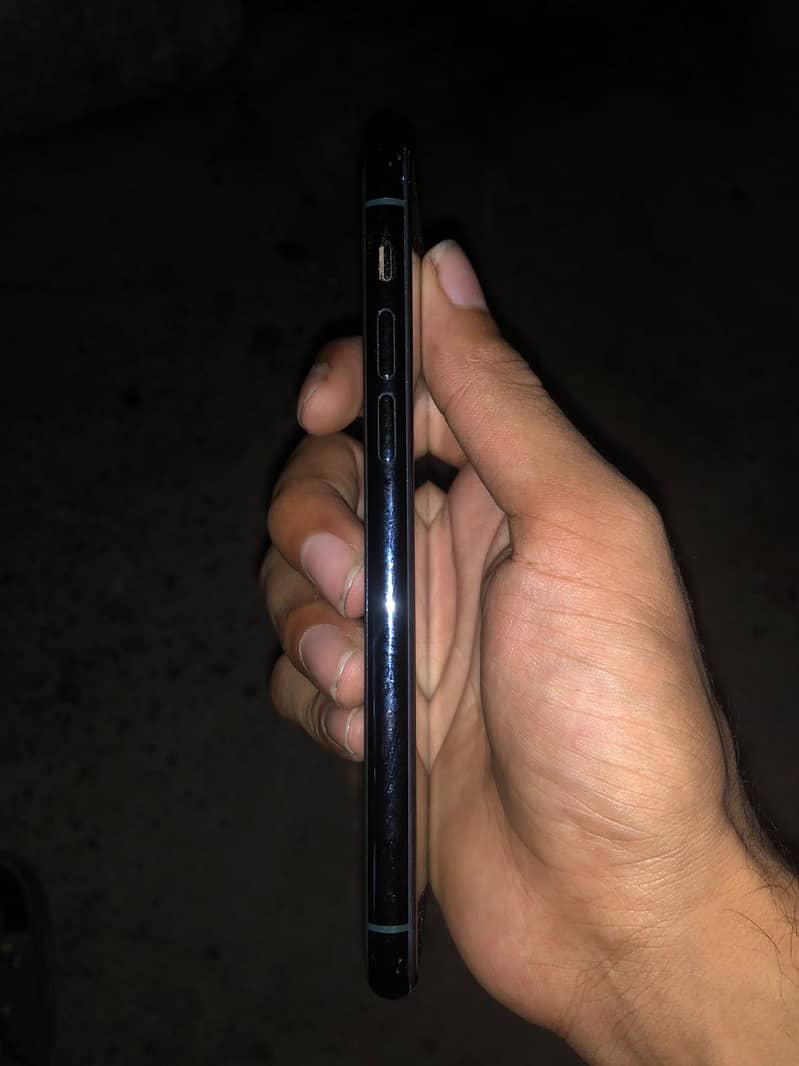 Apple iPhone 11 Pro 3