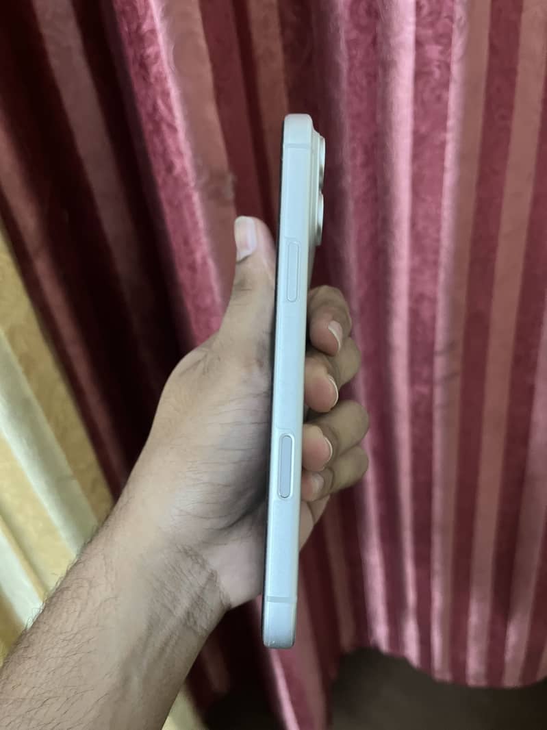 Apple iPhone 17 Pro Max 4