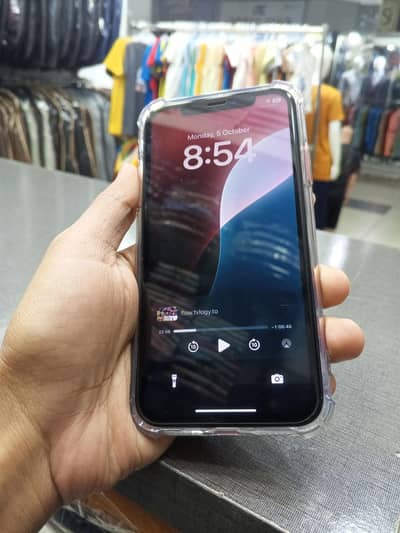 iPhone Xr. NON PTA. Exchange Possible.