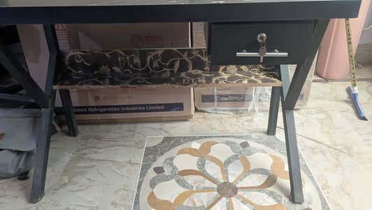 Computer table for sale