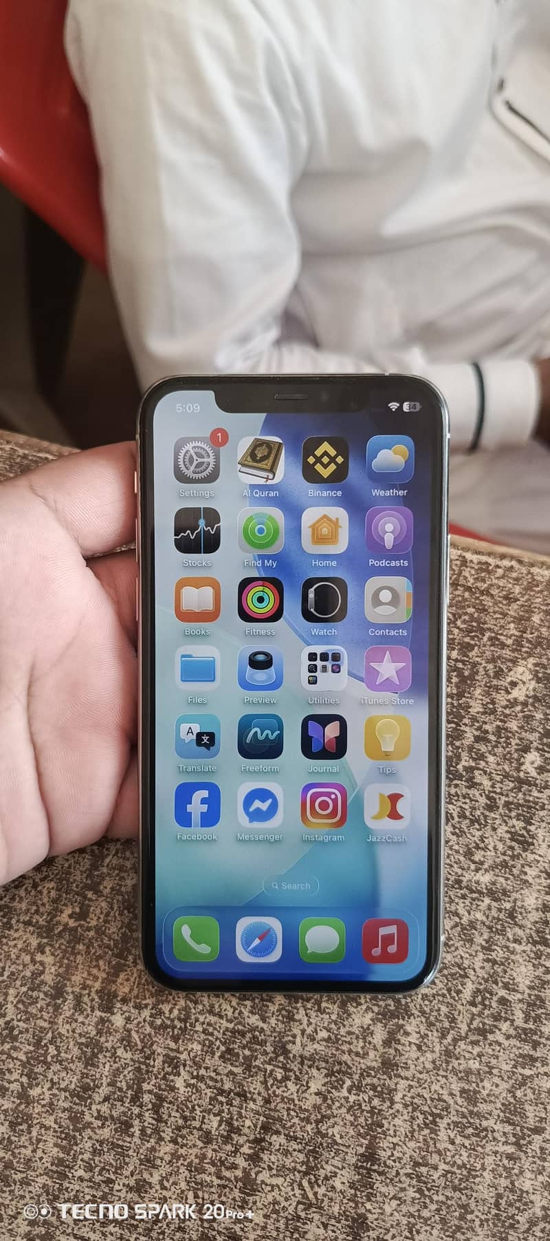 Apple iPhone 11 Pro 1