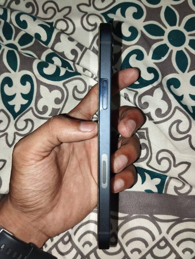 Apple iPhone 12 5