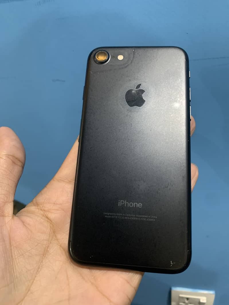 Apple iPhone 7 1