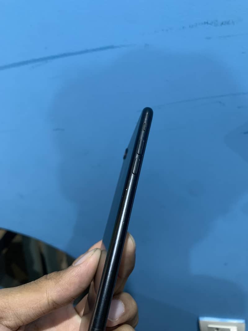 Apple iPhone 7 4