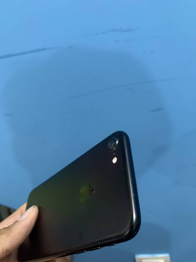 Apple iPhone 7 6