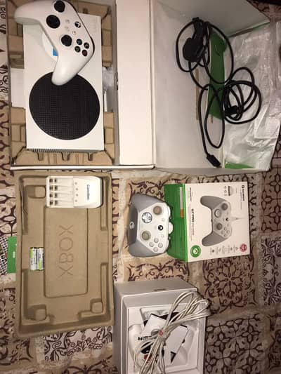 xbox series s with GameSir G7 Pro /1 month gamepass/ 4 game titles