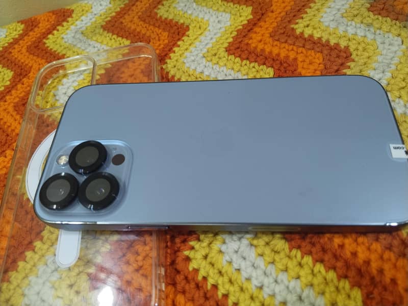 Apple iPhone 13 Pro Max 2