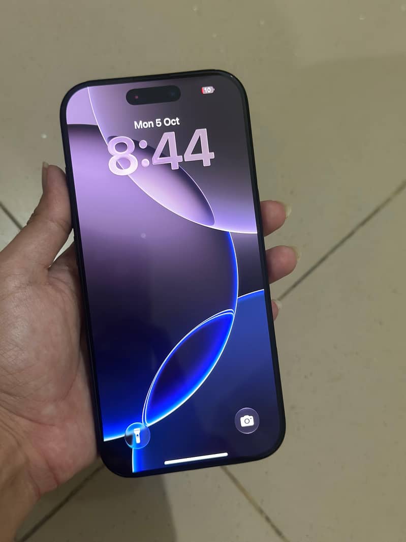 Apple iPhone 16 Pro 0