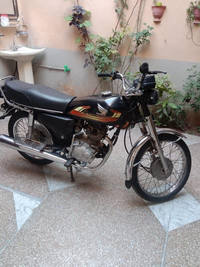 united    1 2 5