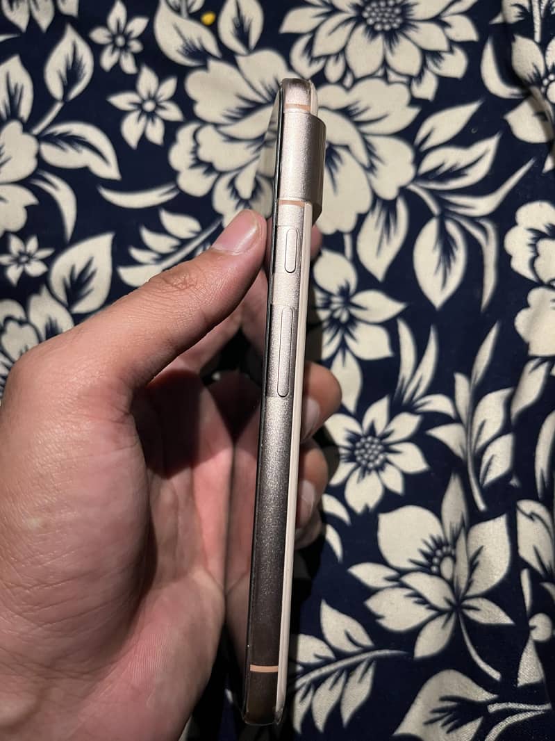 Google Pixel 8 3