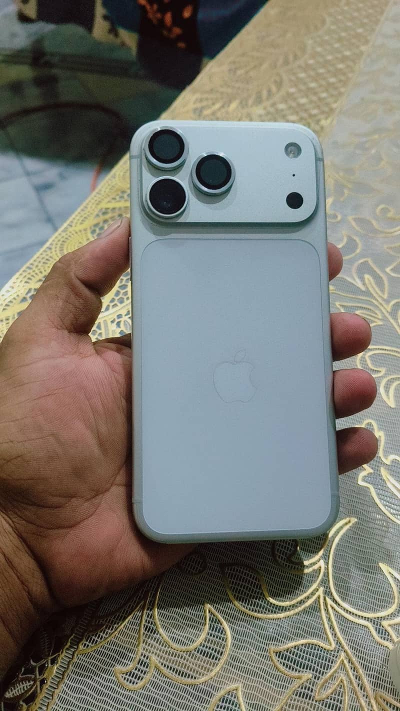 Apple iPhone 17 Pro Max 0