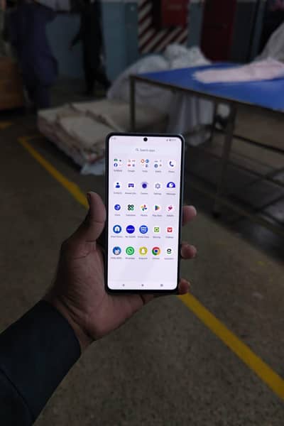 Sharp Aquos R8s pro