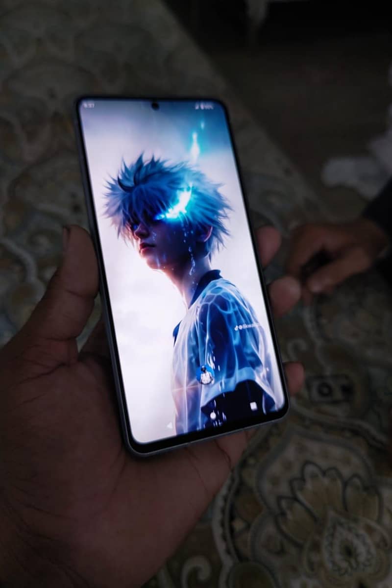 Sharp Aquos R8s pro 7