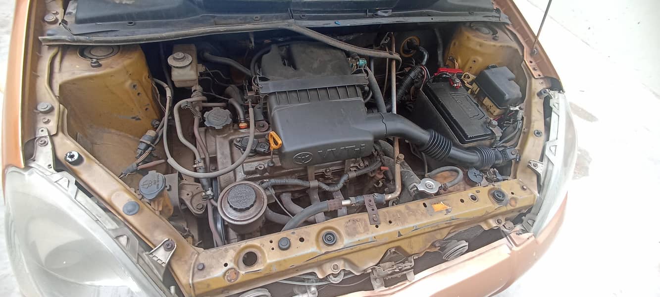 Toyota Vitz 2000 6