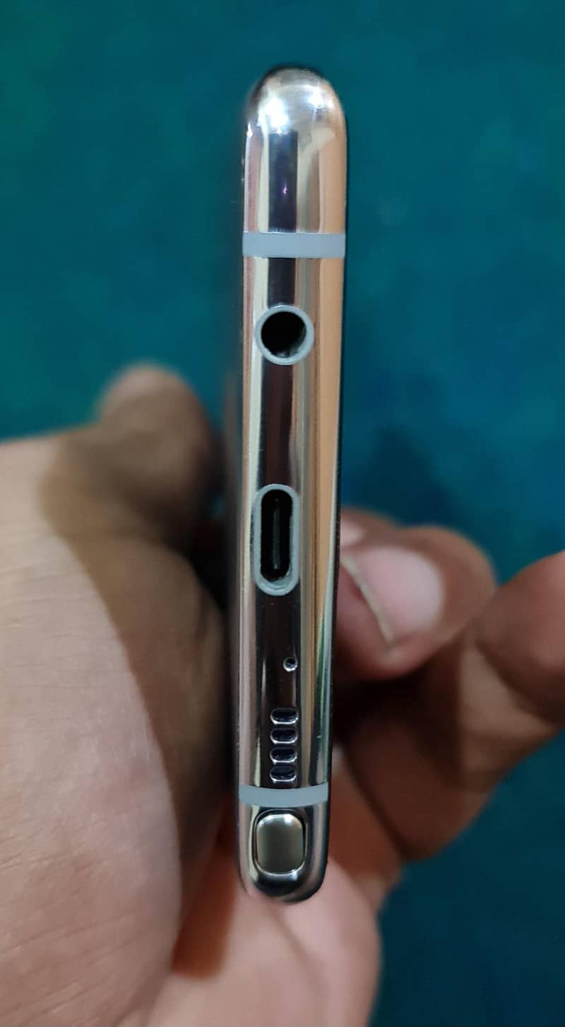 Samsung Mobile Note 8 6