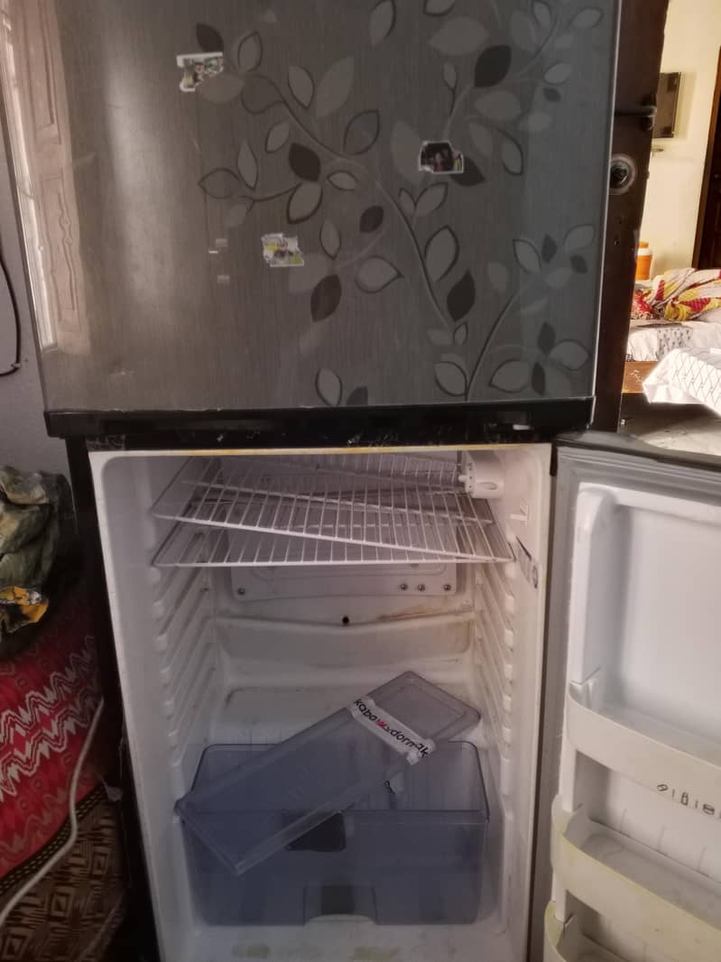 refrigerator 0