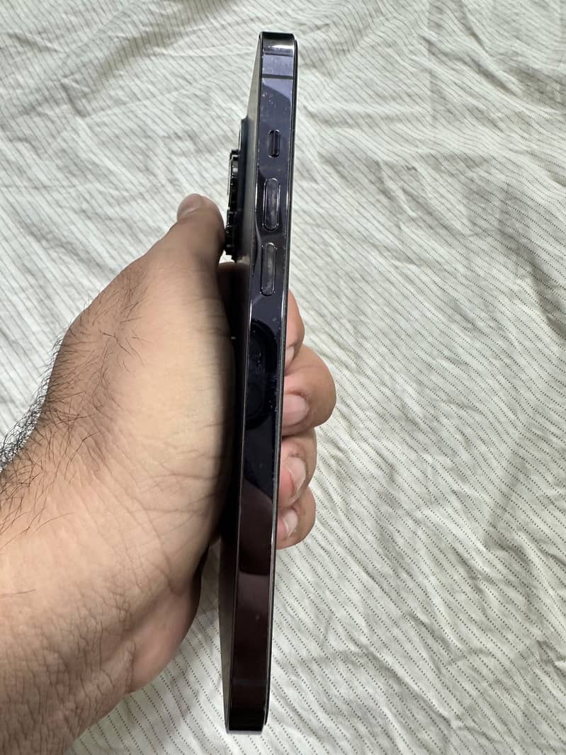 Apple iPhone 14 Pro Max 1