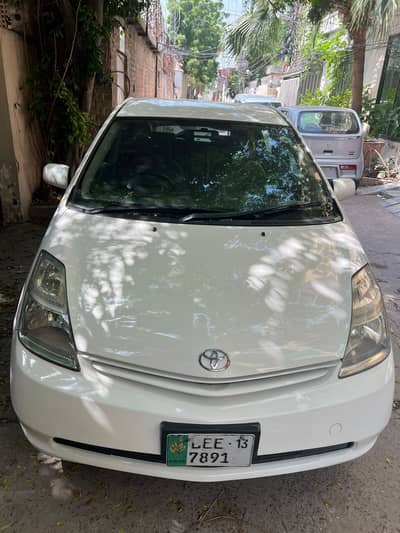 Toyota Prius S 1.5 2010 Model