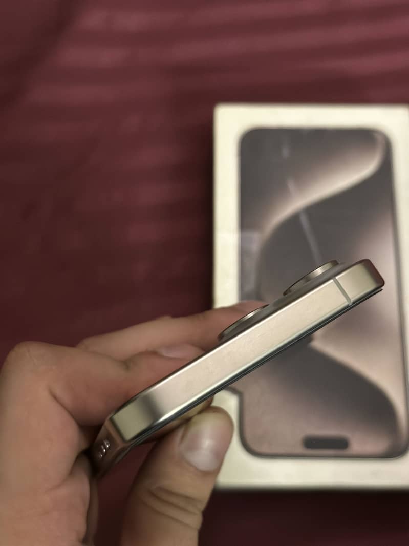 Apple iPhone 15 Pro Max 3