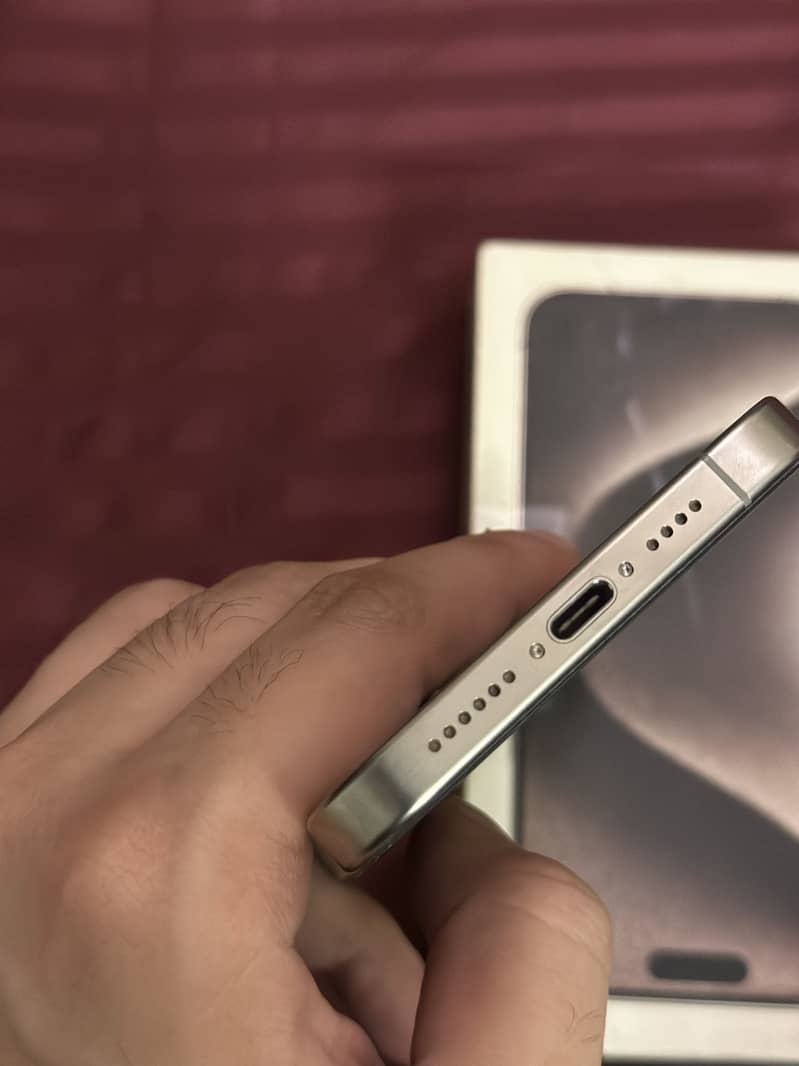 Apple iPhone 15 Pro Max 5