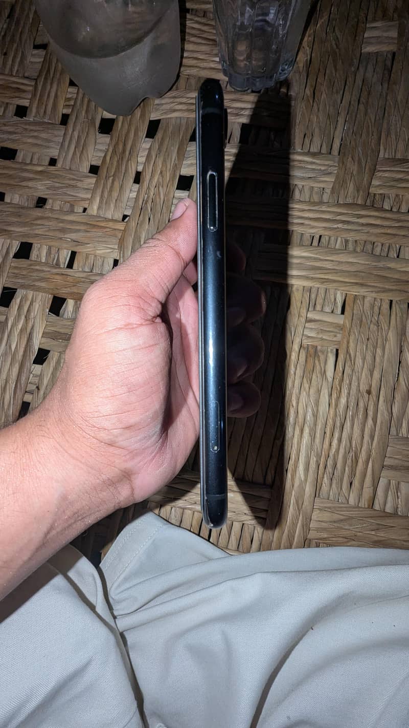 Apple iPhone XR 1