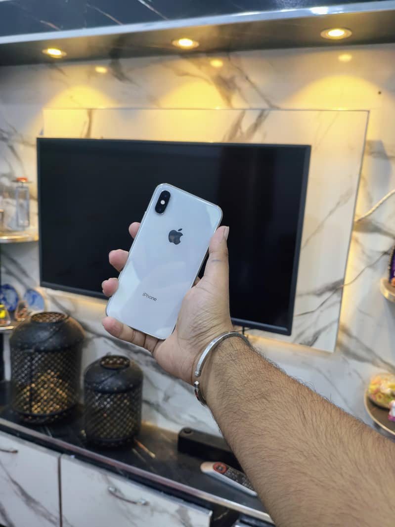 Apple iPhone XS 0