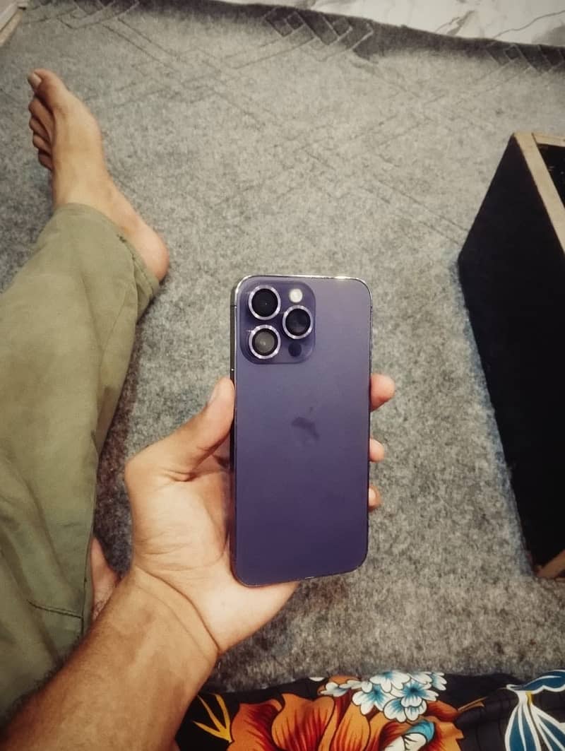 Apple iPhone 14 Pro Max 0