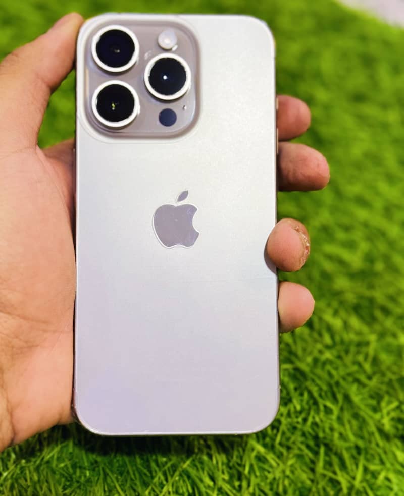 Apple iPhone 15 Pro 1