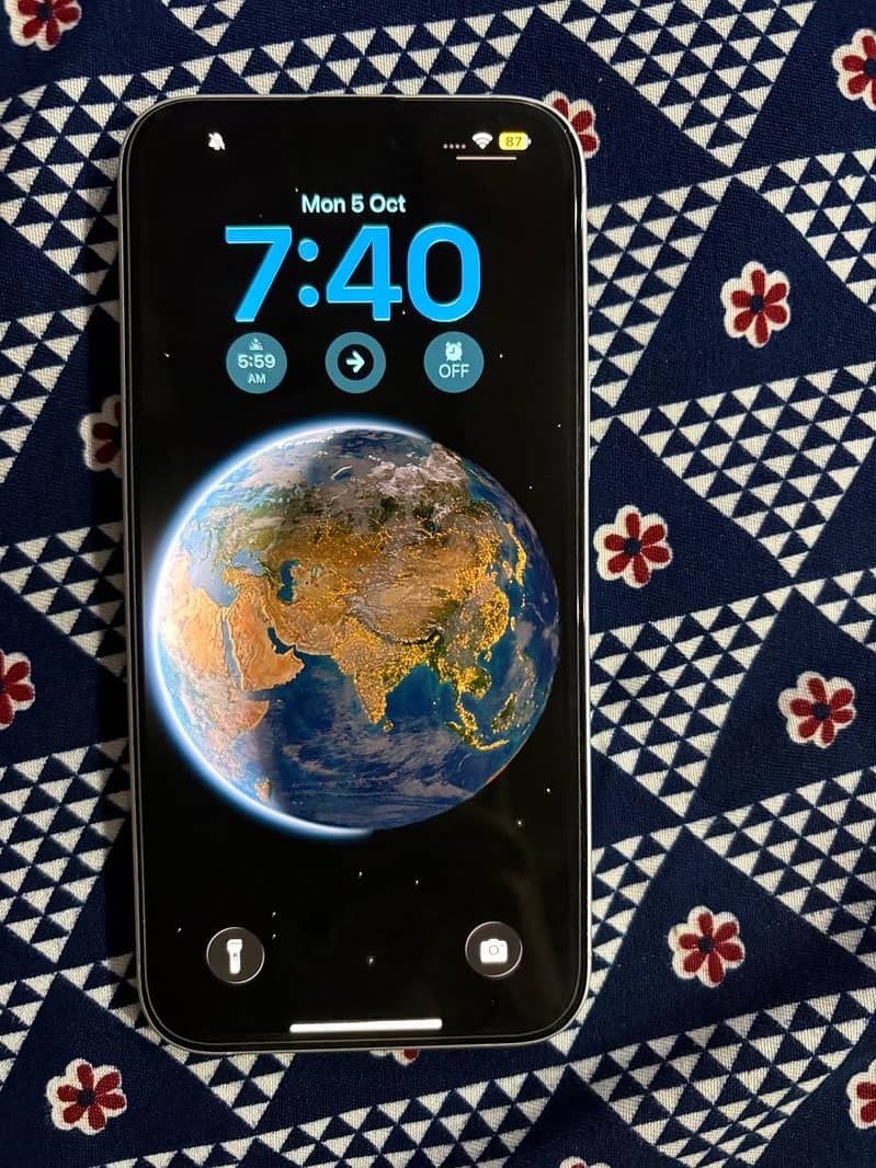 Apple iPhone 16 Plus 5