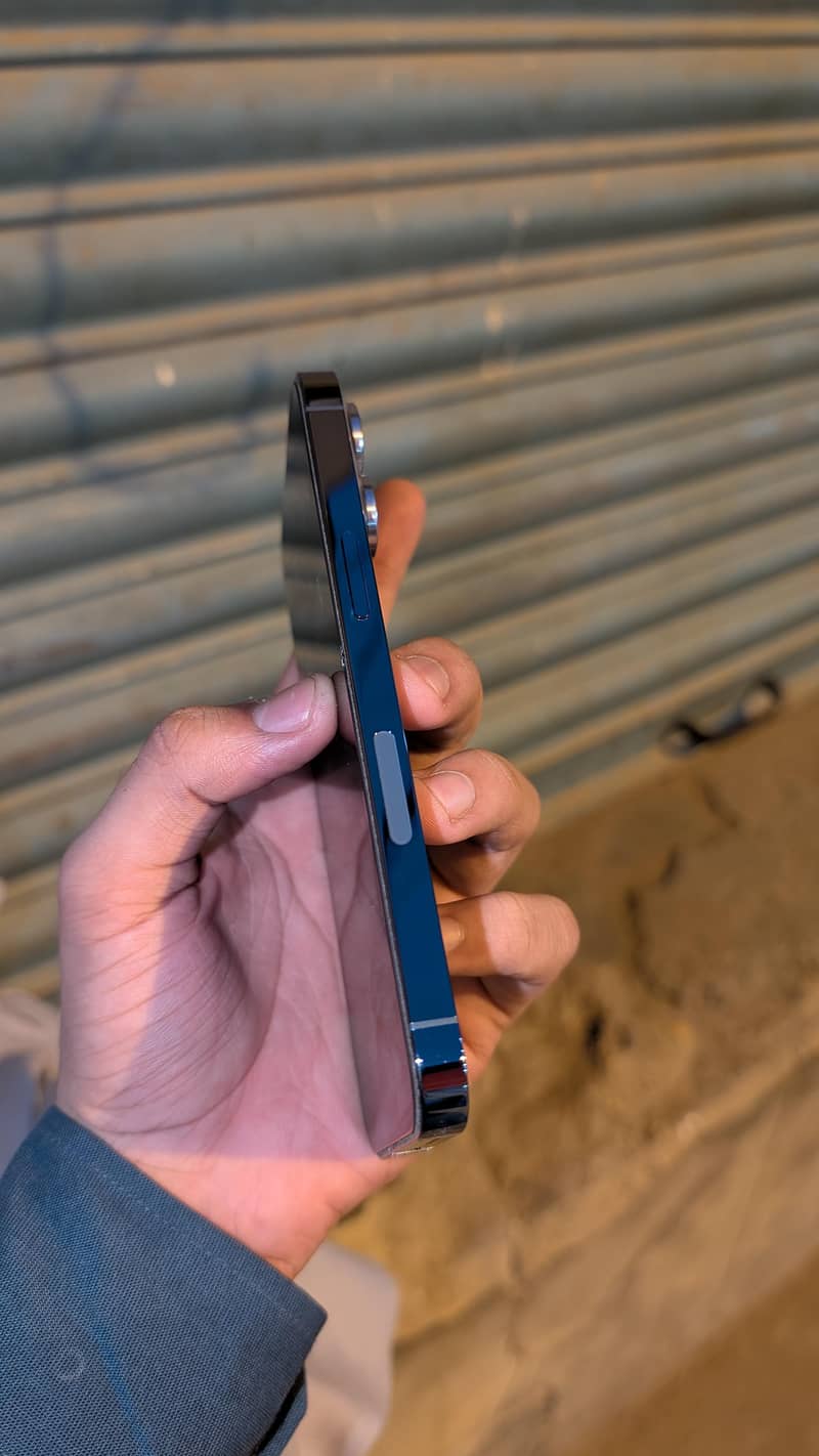 Apple iPhone 13 Pro 1