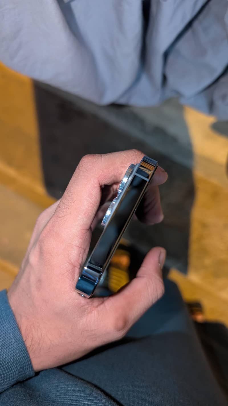 Apple iPhone 13 Pro 2