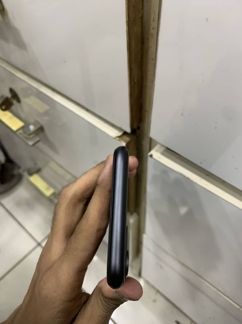 Apple iPhone 11 0
