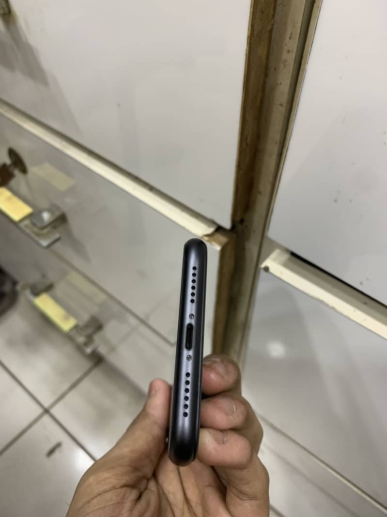 Apple iPhone 11 1