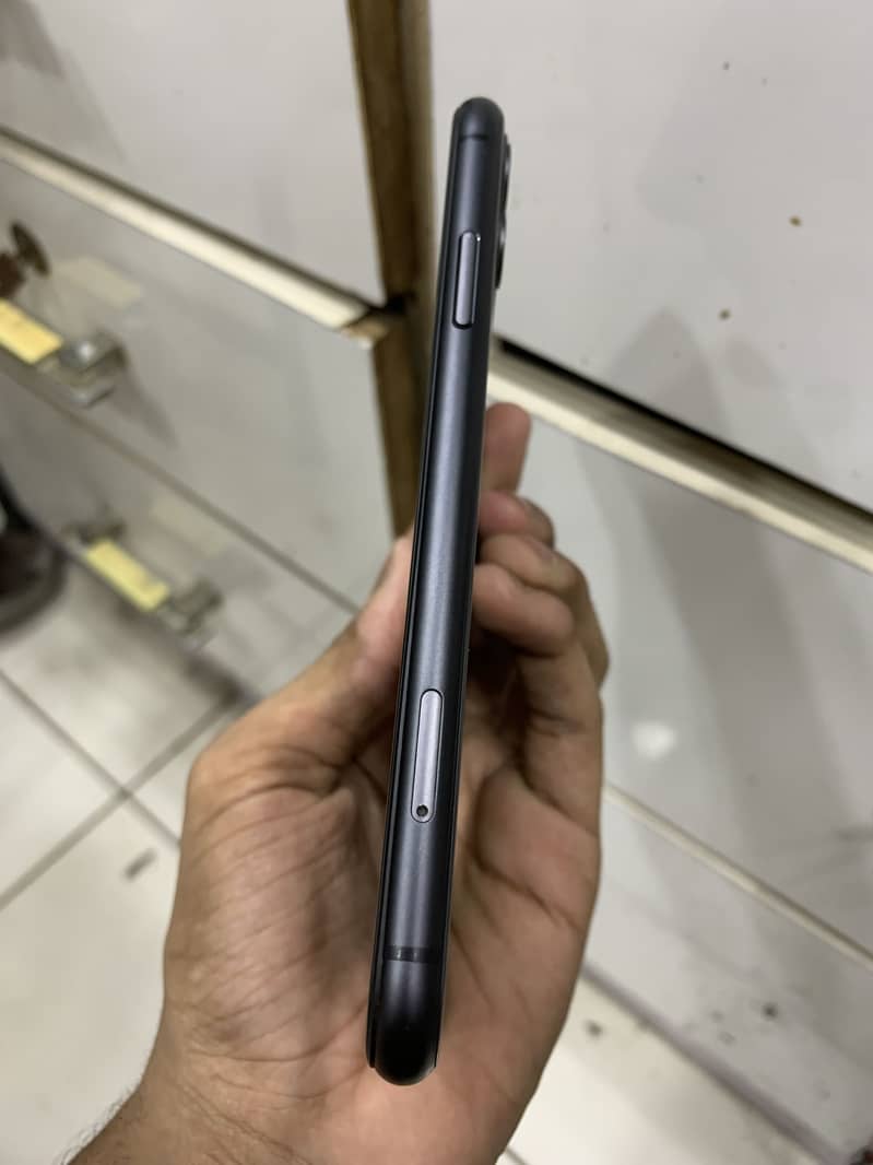 Apple iPhone 11 5