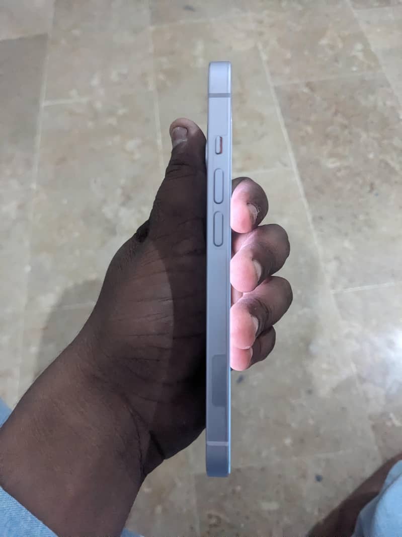 Apple iPhone 14 1