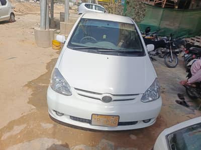 Toyota Platz 2005