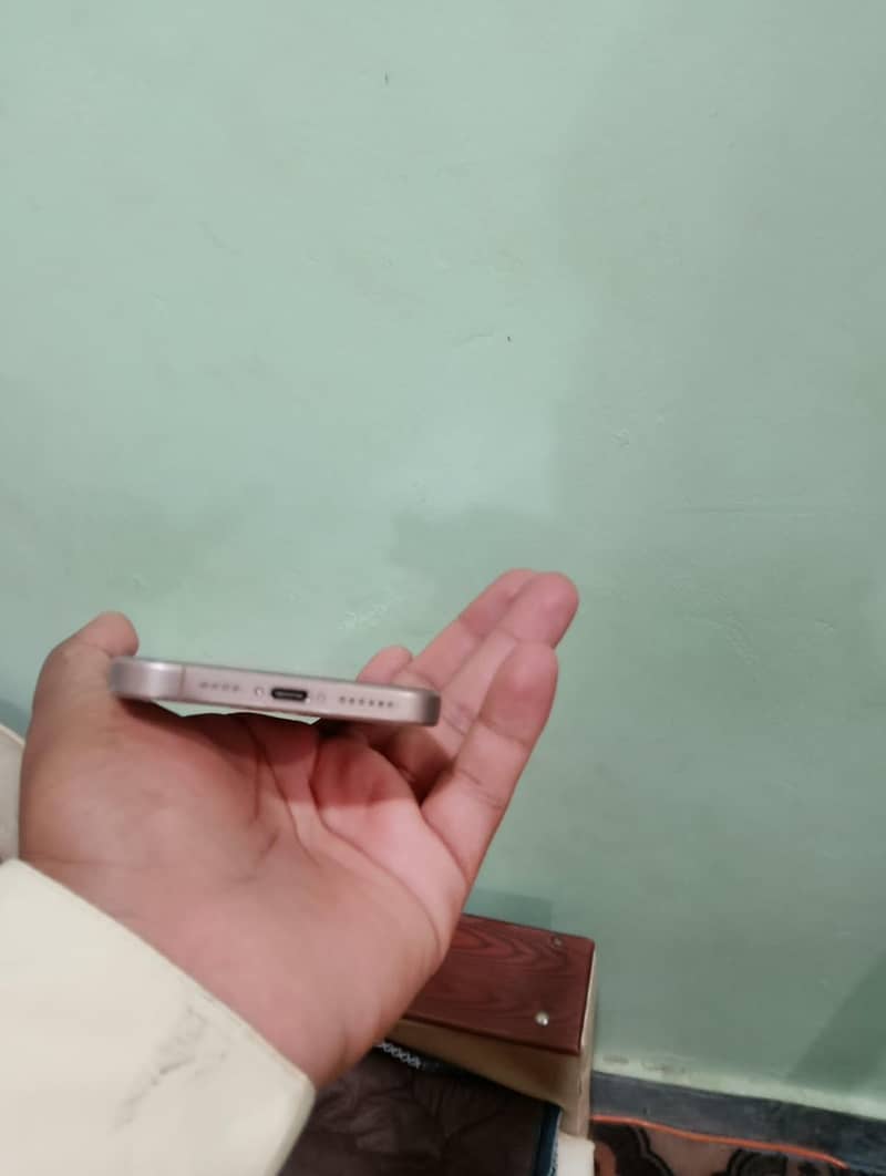 Apple iPhone 16 Pro Max 5