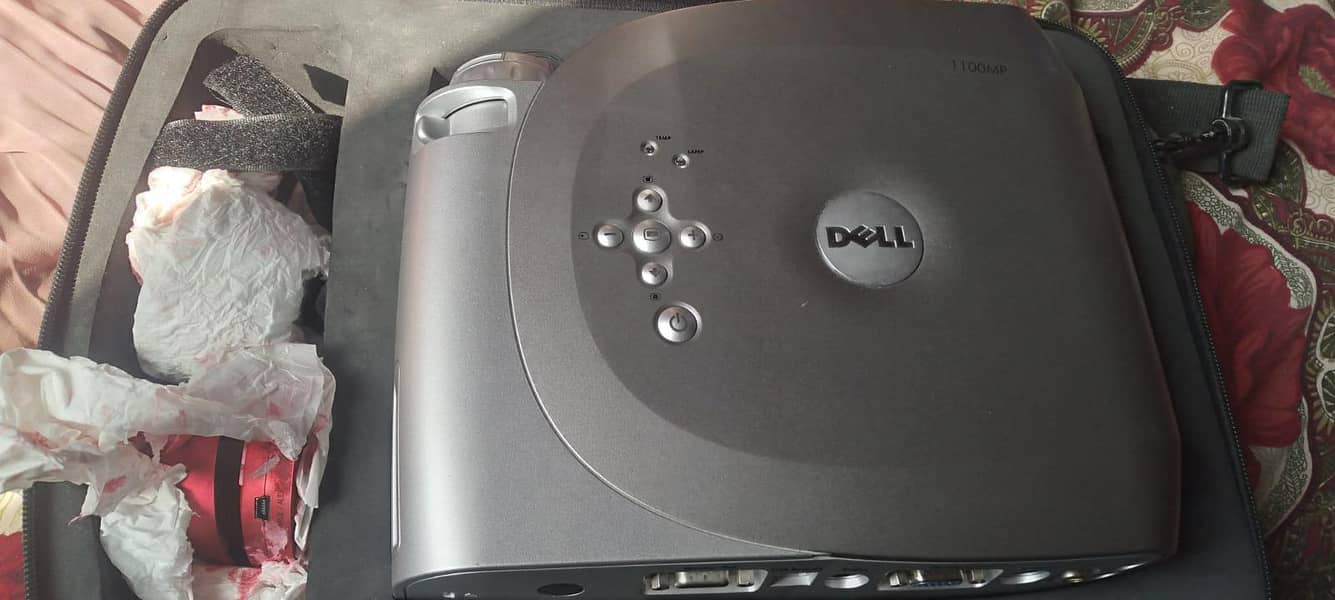 Dell 1100MP projector 2